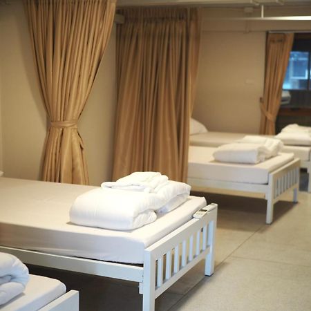 Krung Tone Hostel Bangkok Kültér fotó