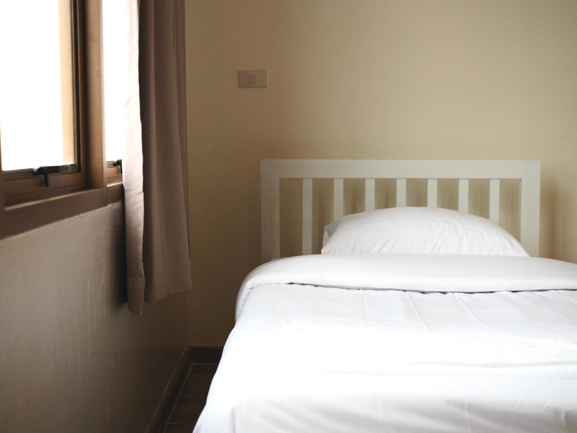 Krung Tone Hostel Bangkok Kültér fotó